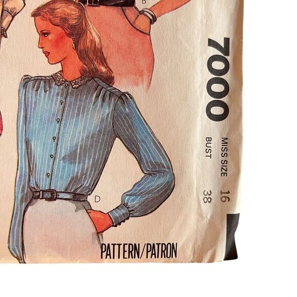 McCall’s Vintage Blouses Sewing Pattern - Picture 2 of 3